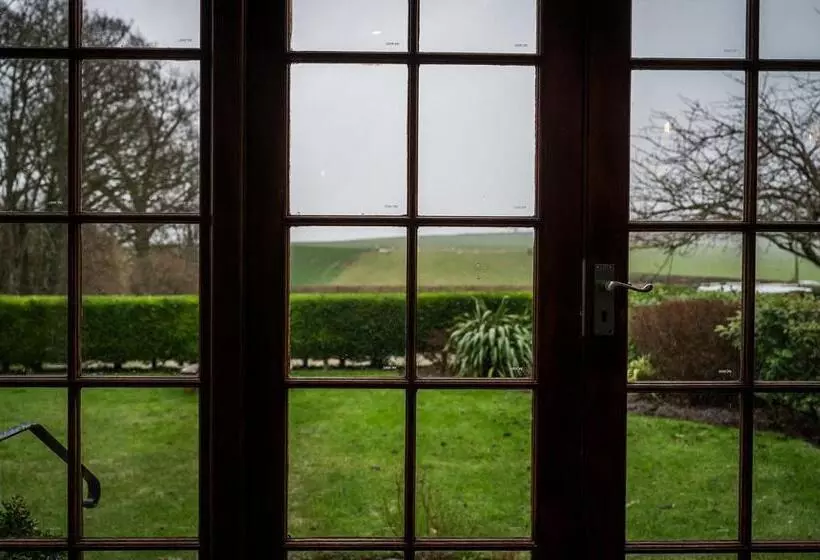 فندق Tottington Manor