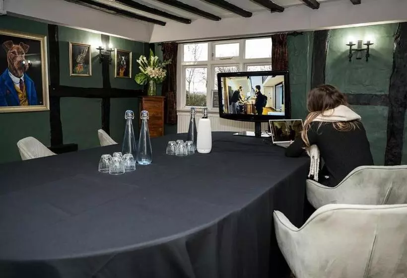 فندق Tottington Manor