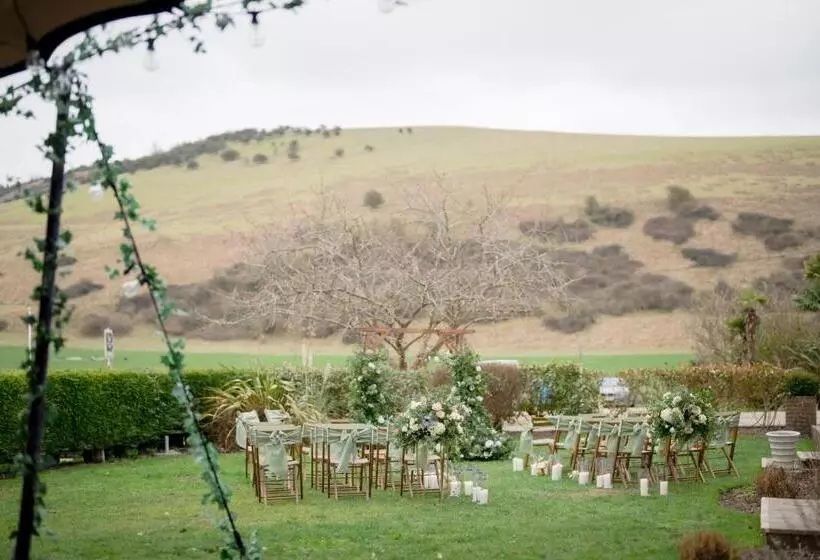 فندق Tottington Manor