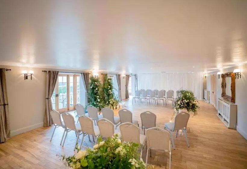 فندق Tottington Manor