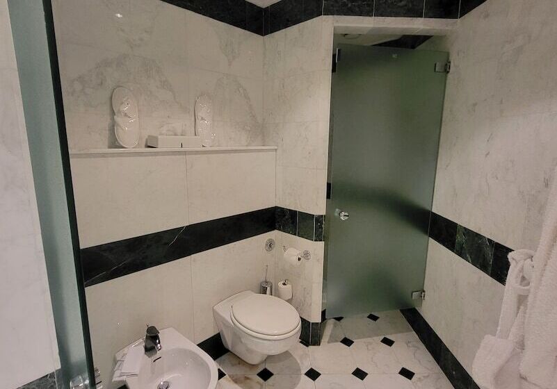 Tower Genova Airport Hotel & Conference Center