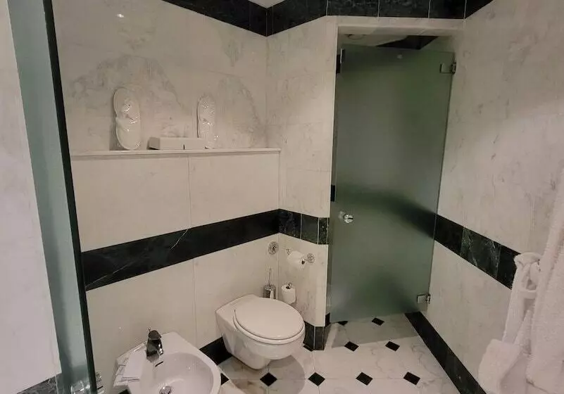 Tower Genova Airport   Hotel & Conference Center