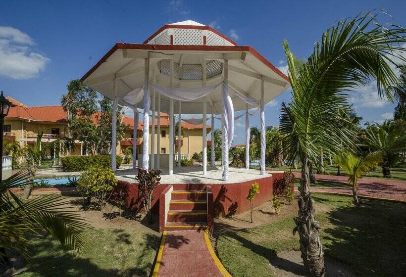 استراحتگاه Roc Arenas Doradas