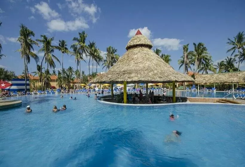 استراحتگاه Roc Arenas Doradas