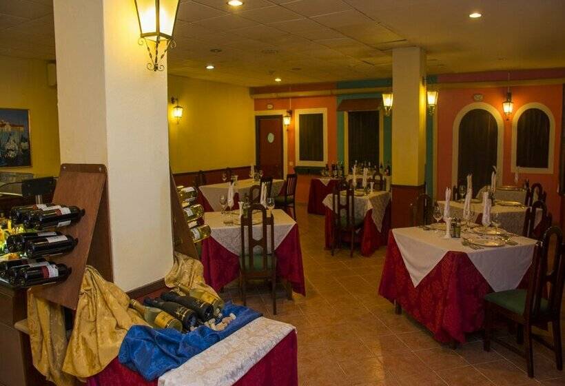 استراحتگاه Roc Arenas Doradas