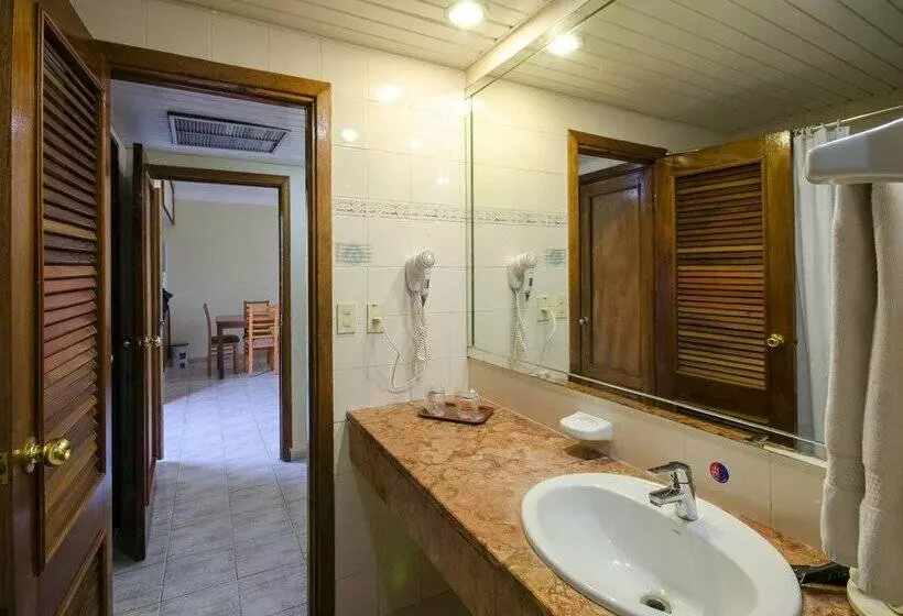 استراحتگاه Roc Arenas Doradas