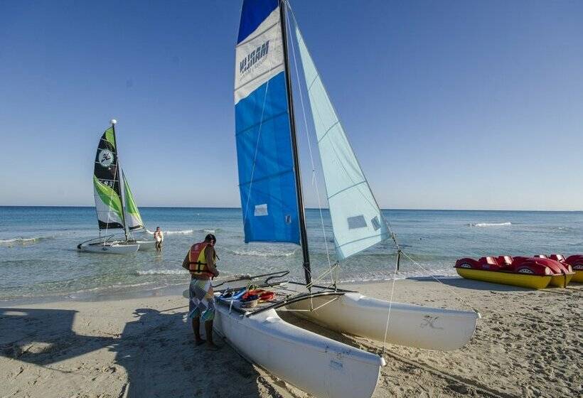 استراحتگاه Roc Arenas Doradas