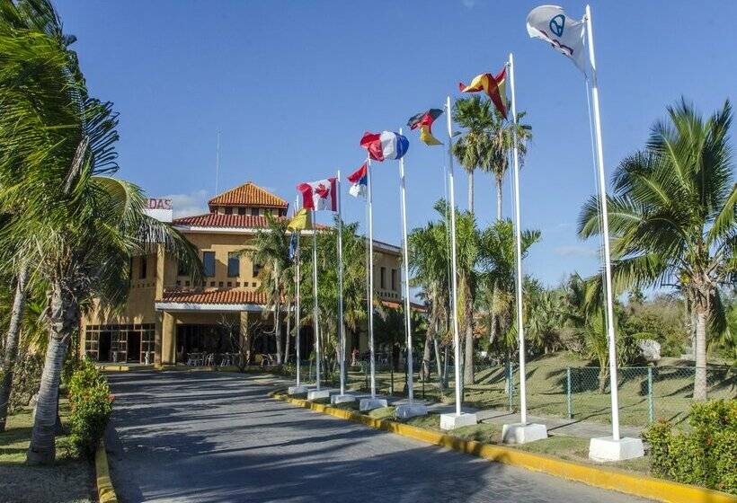 استراحتگاه Roc Arenas Doradas