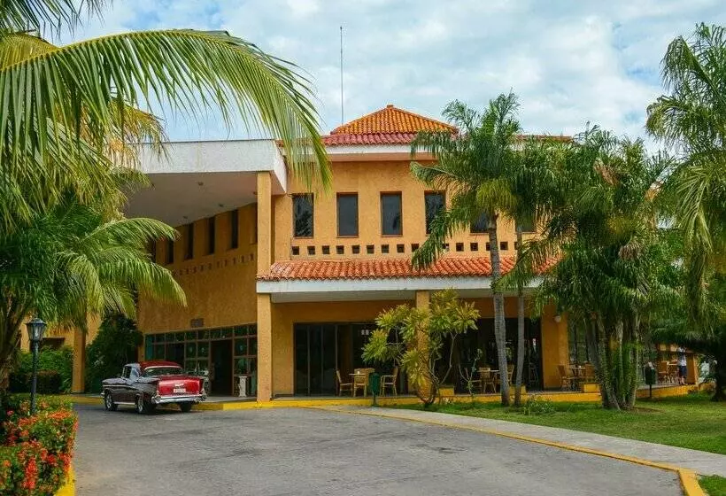 استراحتگاه Roc Arenas Doradas