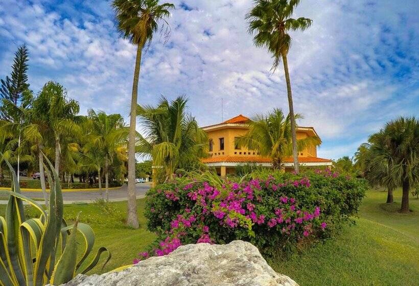 استراحتگاه Roc Arenas Doradas