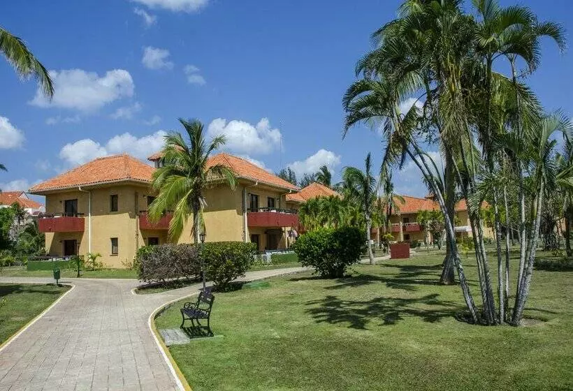 استراحتگاه Roc Arenas Doradas