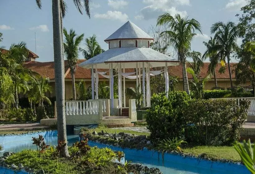 استراحتگاه Roc Arenas Doradas