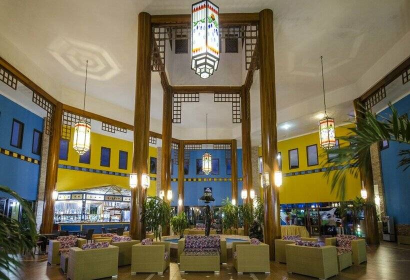 استراحتگاه Roc Arenas Doradas