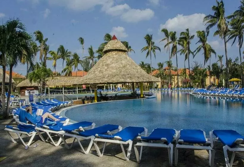 استراحتگاه Roc Arenas Doradas