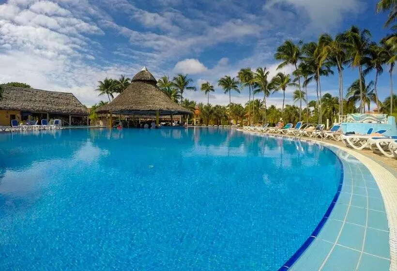 استراحتگاه Roc Arenas Doradas