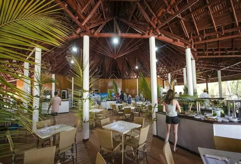 استراحتگاه Roc Arenas Doradas