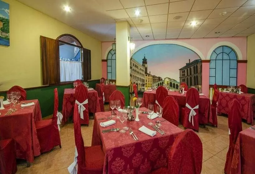 استراحتگاه Roc Arenas Doradas