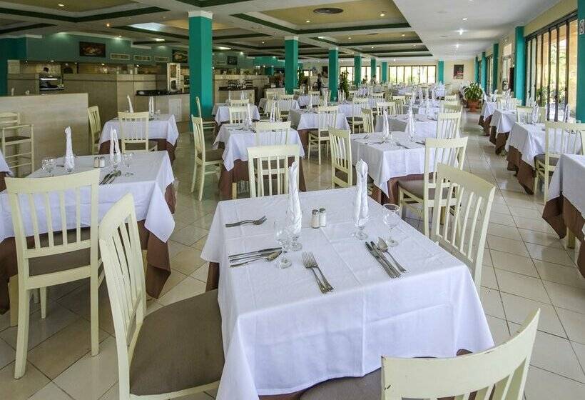 استراحتگاه Roc Arenas Doradas