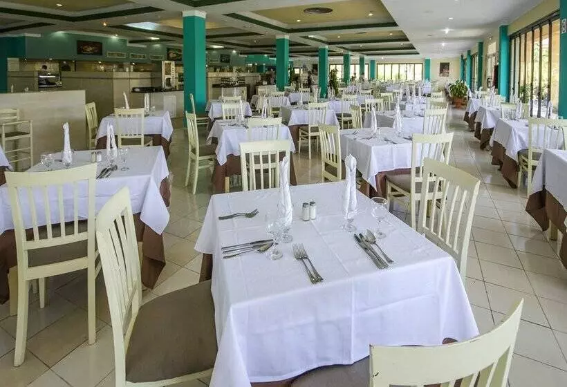 استراحتگاه Roc Arenas Doradas