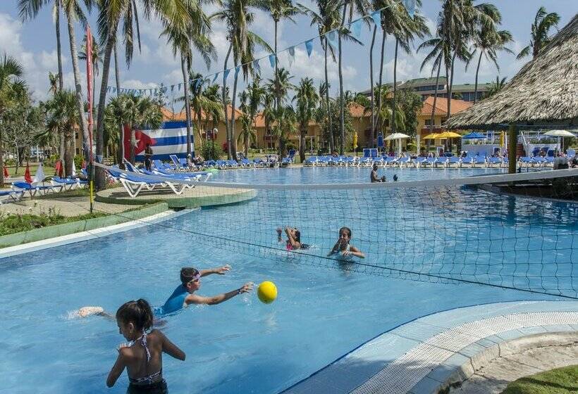 استراحتگاه Roc Arenas Doradas