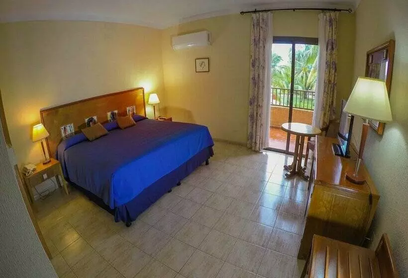 استراحتگاه Roc Arenas Doradas