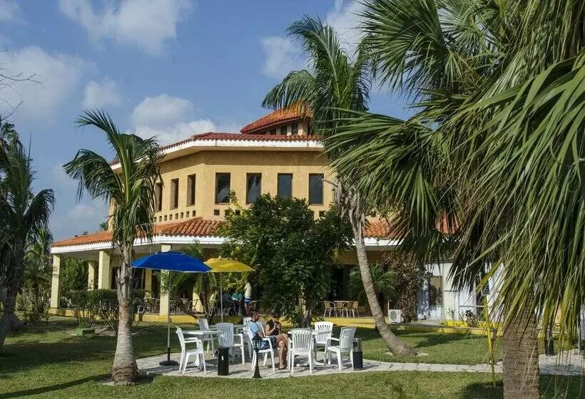 استراحتگاه Roc Arenas Doradas