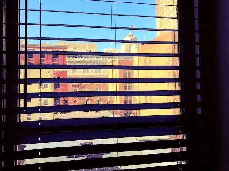 Touchstone Hotel   City Center