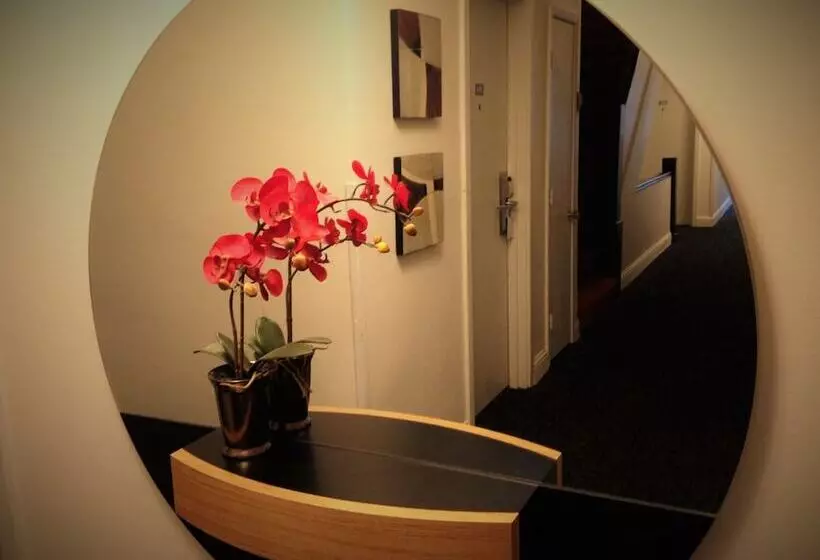 Touchstone Hotel   City Center