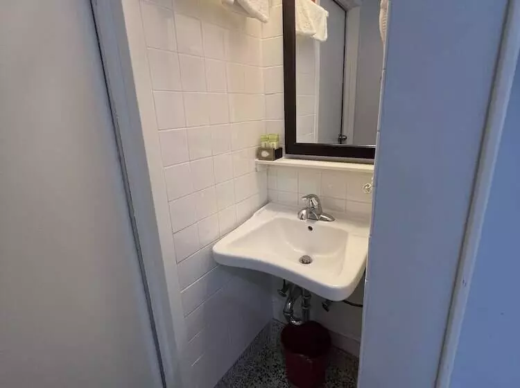 Touchstone Hotel   City Center