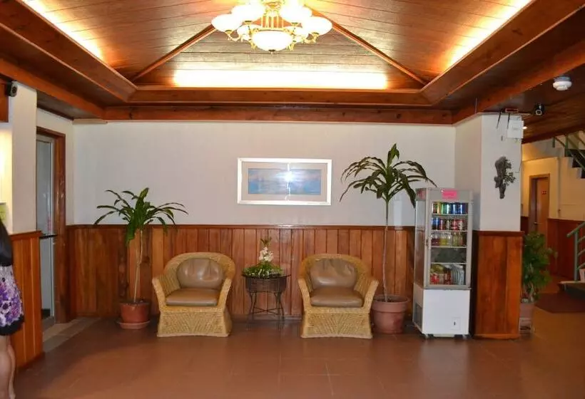 West Plaza Hotel By The Sea