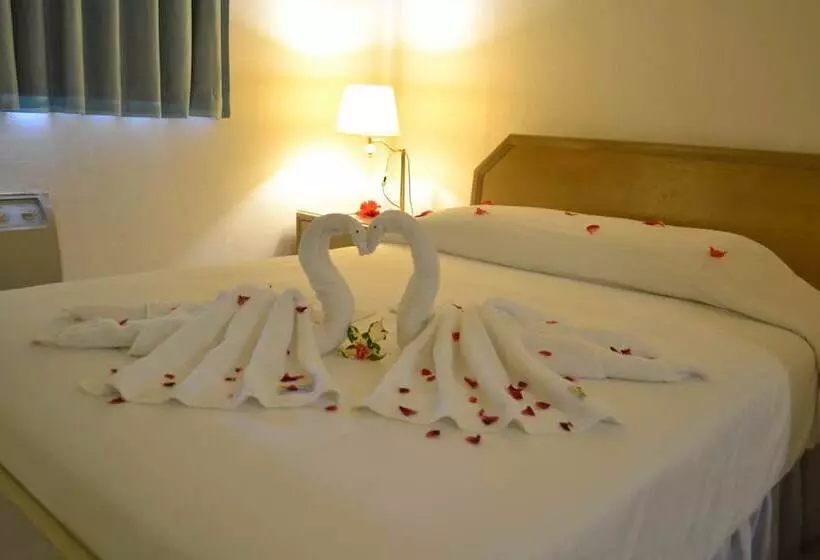 West Plaza Hotel By The Sea