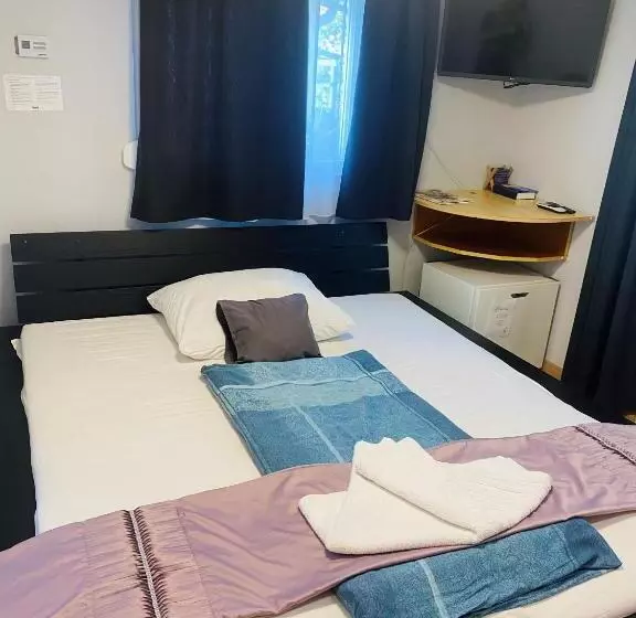 هتل Centrum Panzió