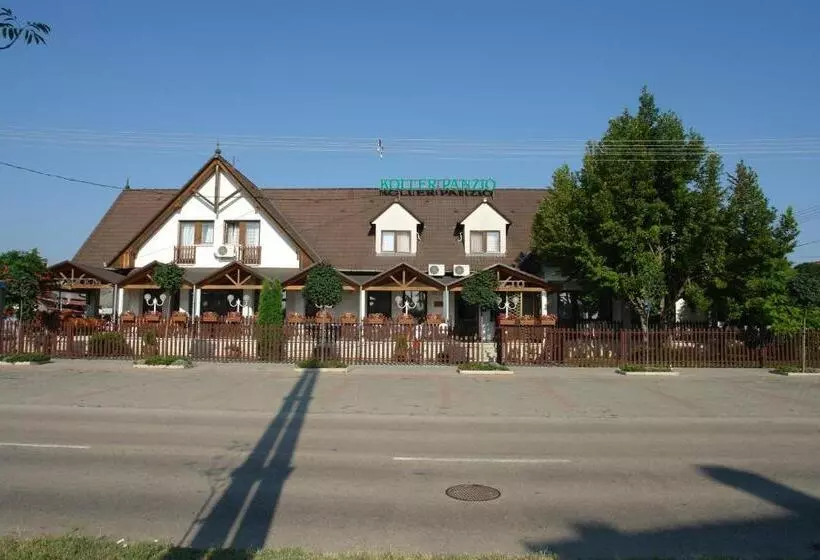 Отель Koller Panzió