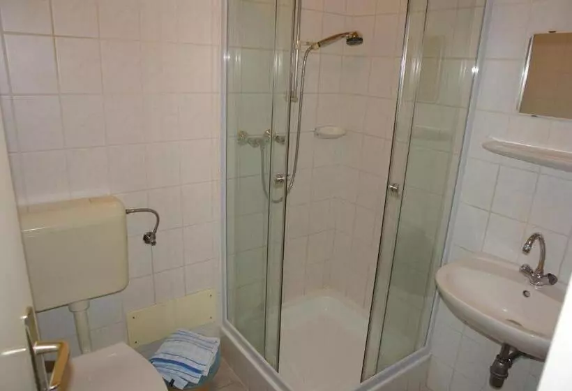 Отель Koller Panzió