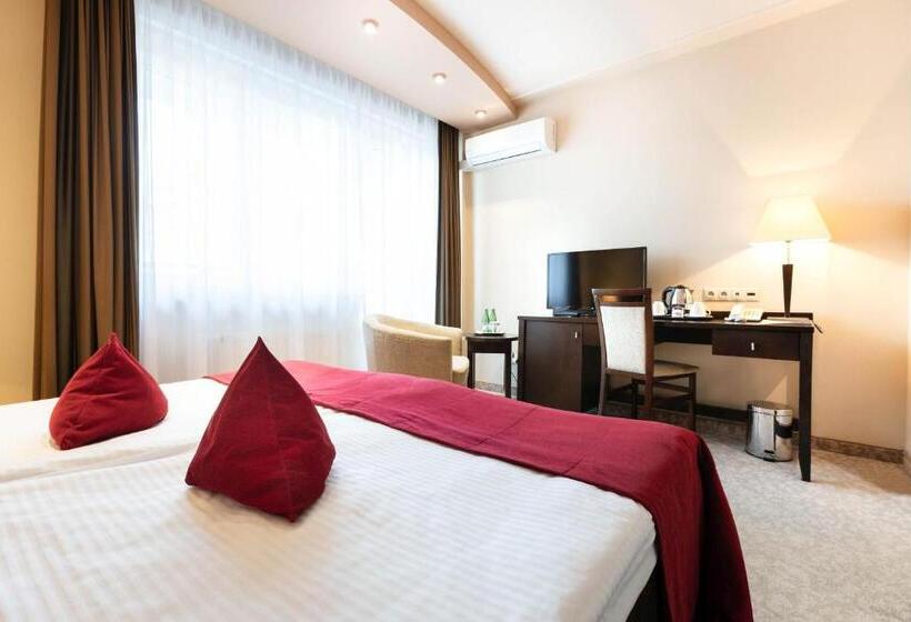 בית מלון כפרי Kudowa Manufaktura Relaksu