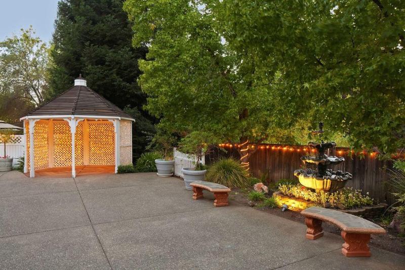 فندق Lake Natoma Inn