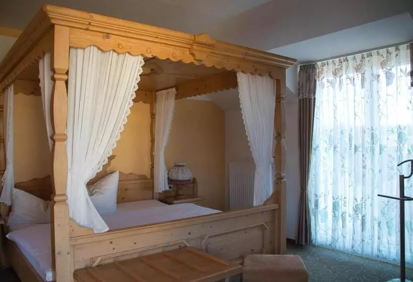 Отель Quellenhof