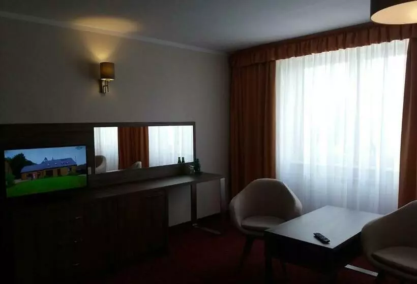 فندق Restauracja Cukropol