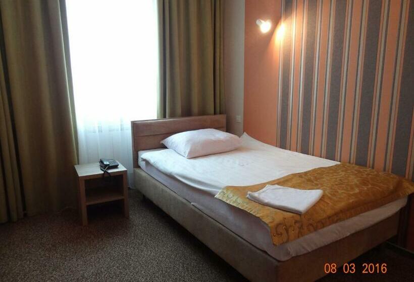 فندق Restauracja Cukropol