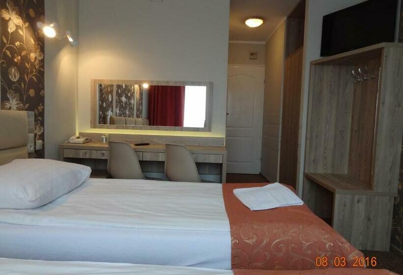 فندق Restauracja Cukropol