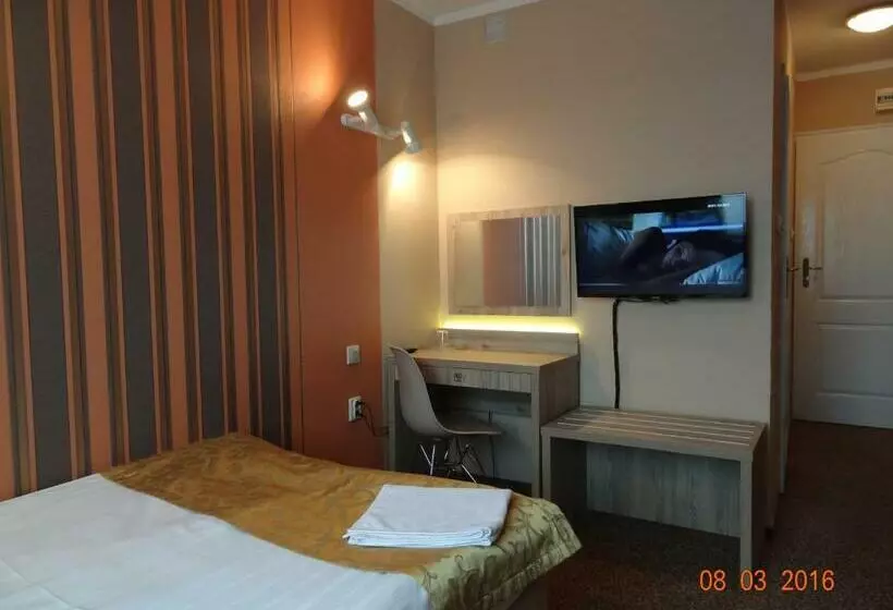 فندق Restauracja Cukropol