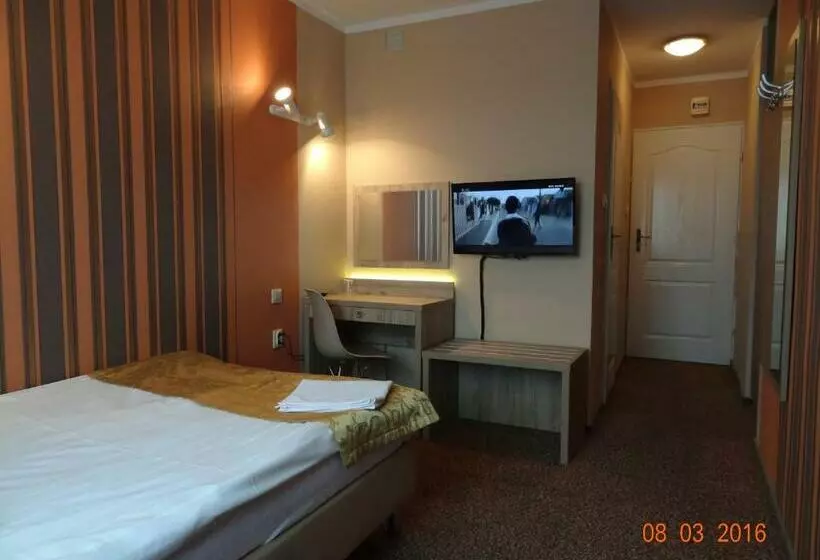 فندق Restauracja Cukropol