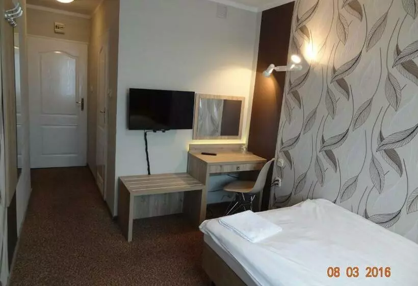 فندق Restauracja Cukropol