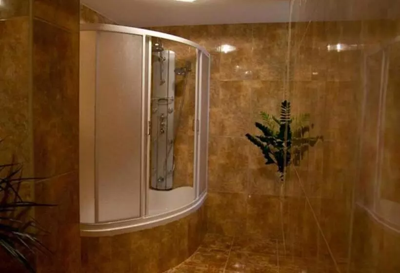 فندق Restauracja Cukropol