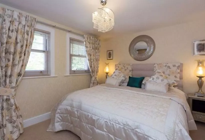 בית מלון כפרי Danehurst