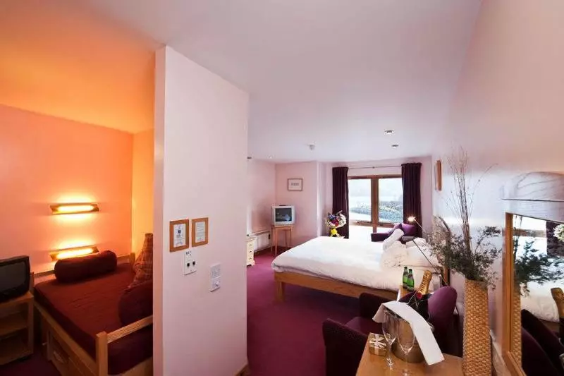 Отель The Isles Of Glencoe