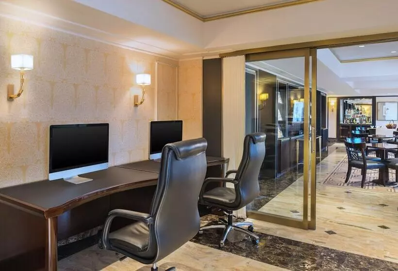 Отель The St. Regis Beijing