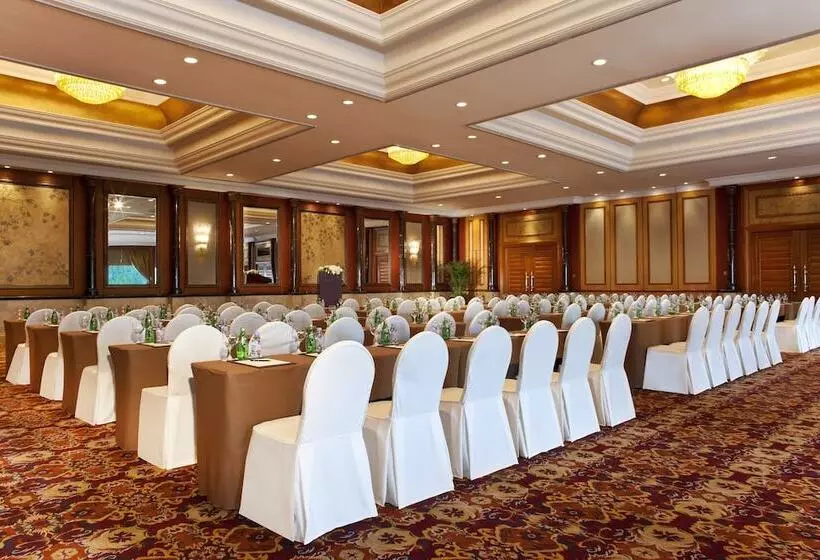 Отель The St. Regis Beijing