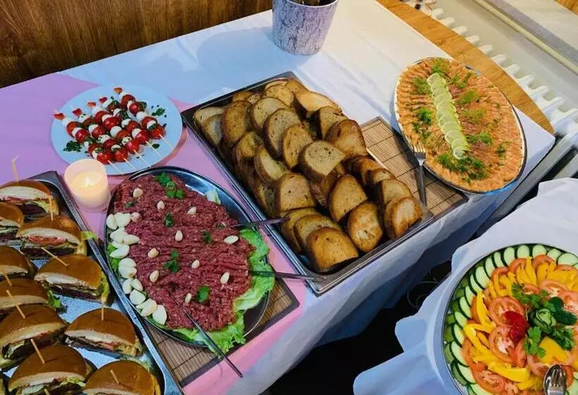 Horský Hotel Jelenovská S Bazénem V Ceně