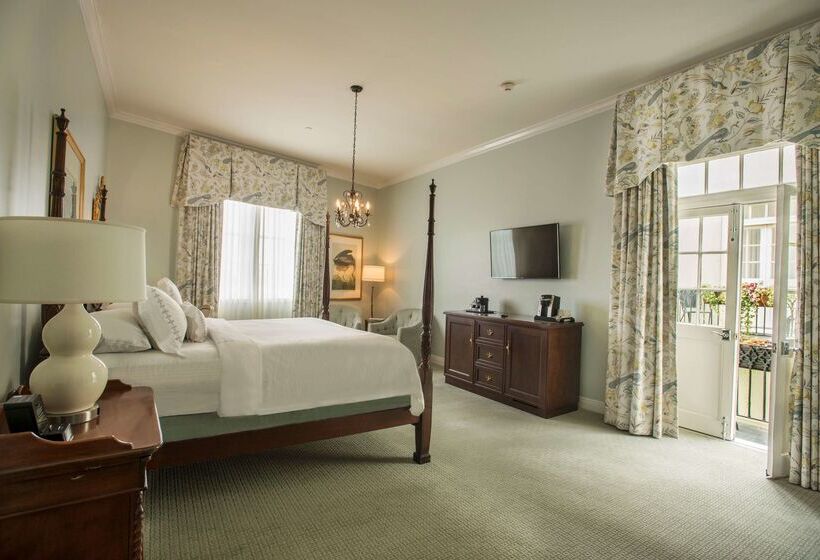 فندق Bienville House